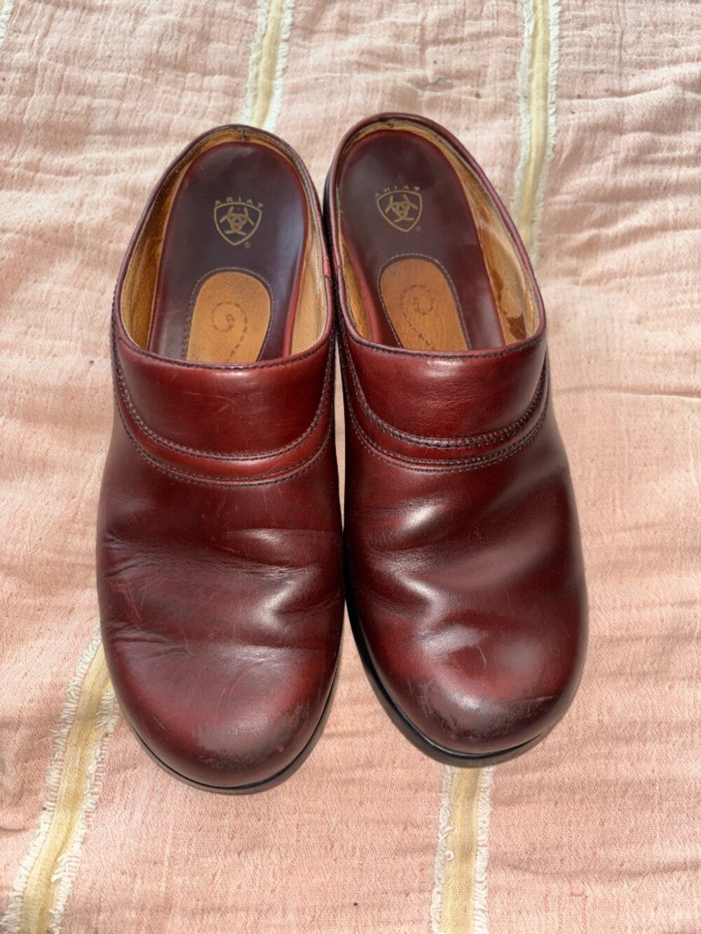 Ariat Women’s Hopkins Slide Leather Clogs – Burgundy Red – Size 10B